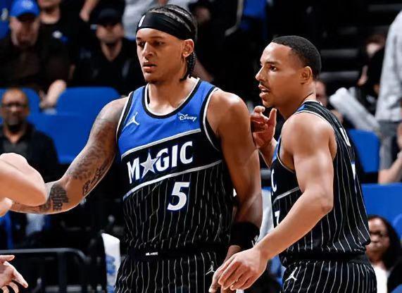 米切尔45+4+4+5三分!骑士逆转双杀魔术夺4连胜 班凯罗37+10